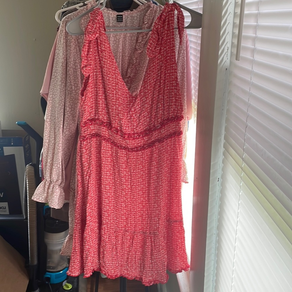 Beautiful Shinestar dress!